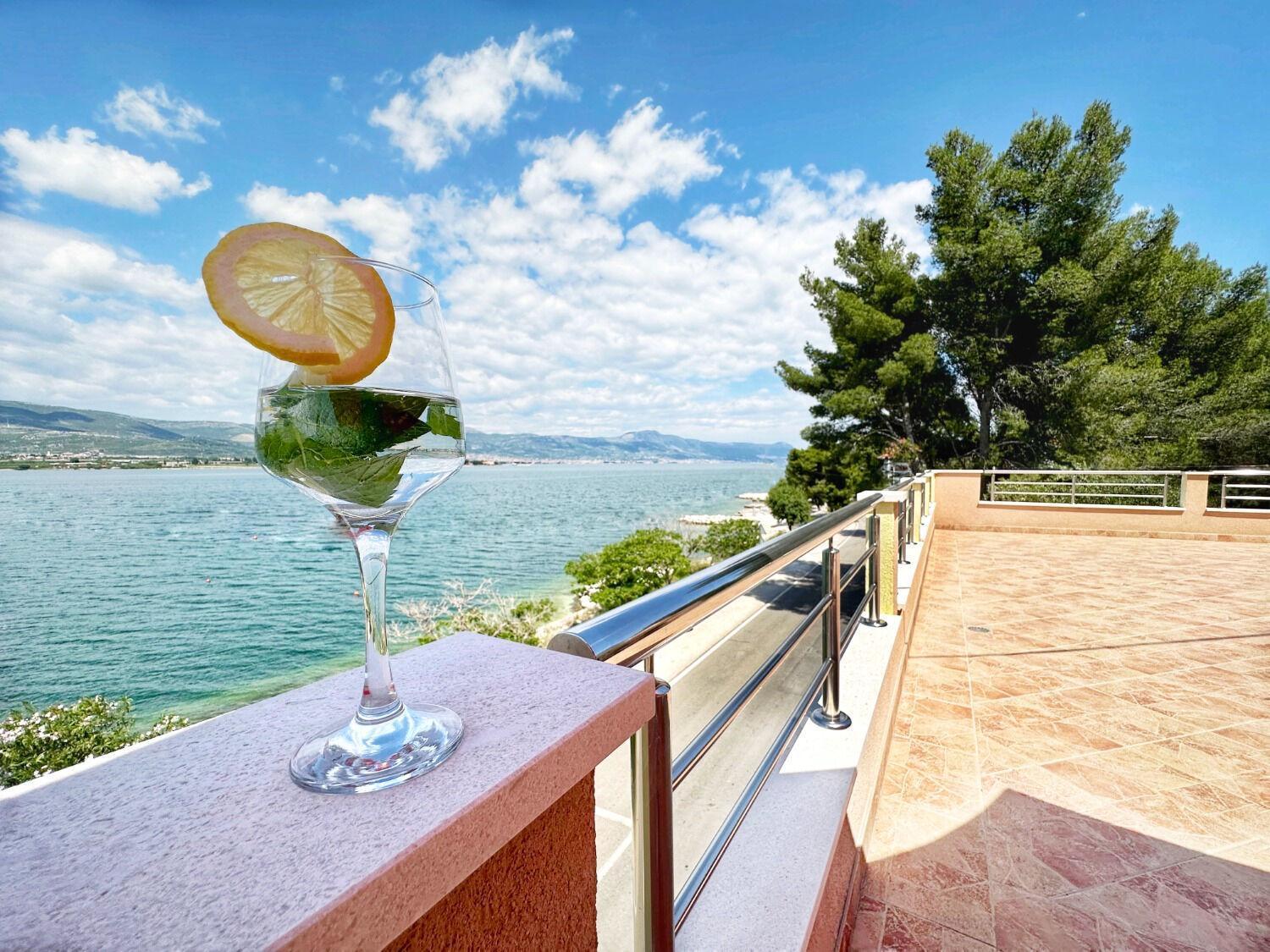 Apartments Vini Трогір Екстер'єр фото