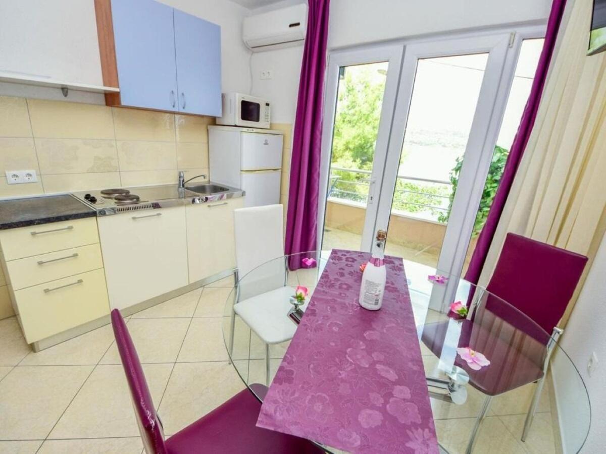 Apartments Vini Трогір Екстер'єр фото